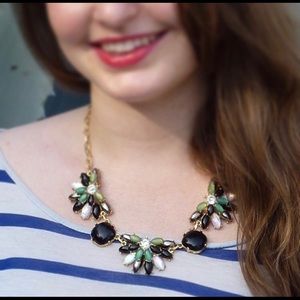 💚 Chic Statement Necklace